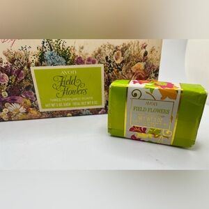 NOS Vintage 1970s Avon Field of Flowers Decorative Perfumed Soaps